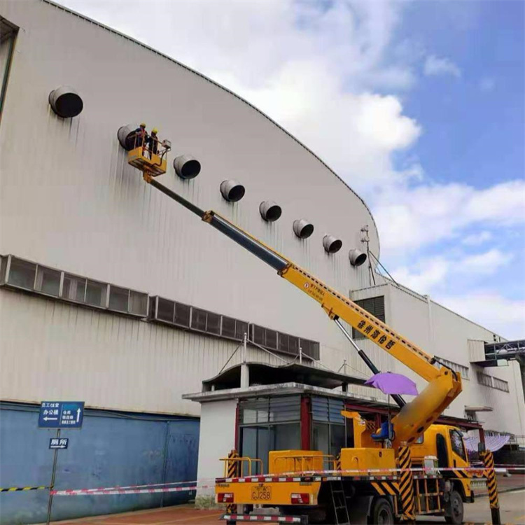 新竹镇高空作业车出租服务：专业广告牌安装解决方案